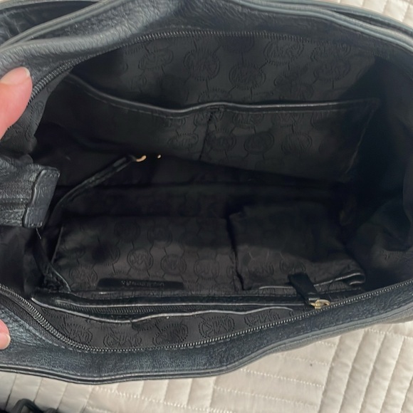 Michael Kors purse - Picture 6 of 7